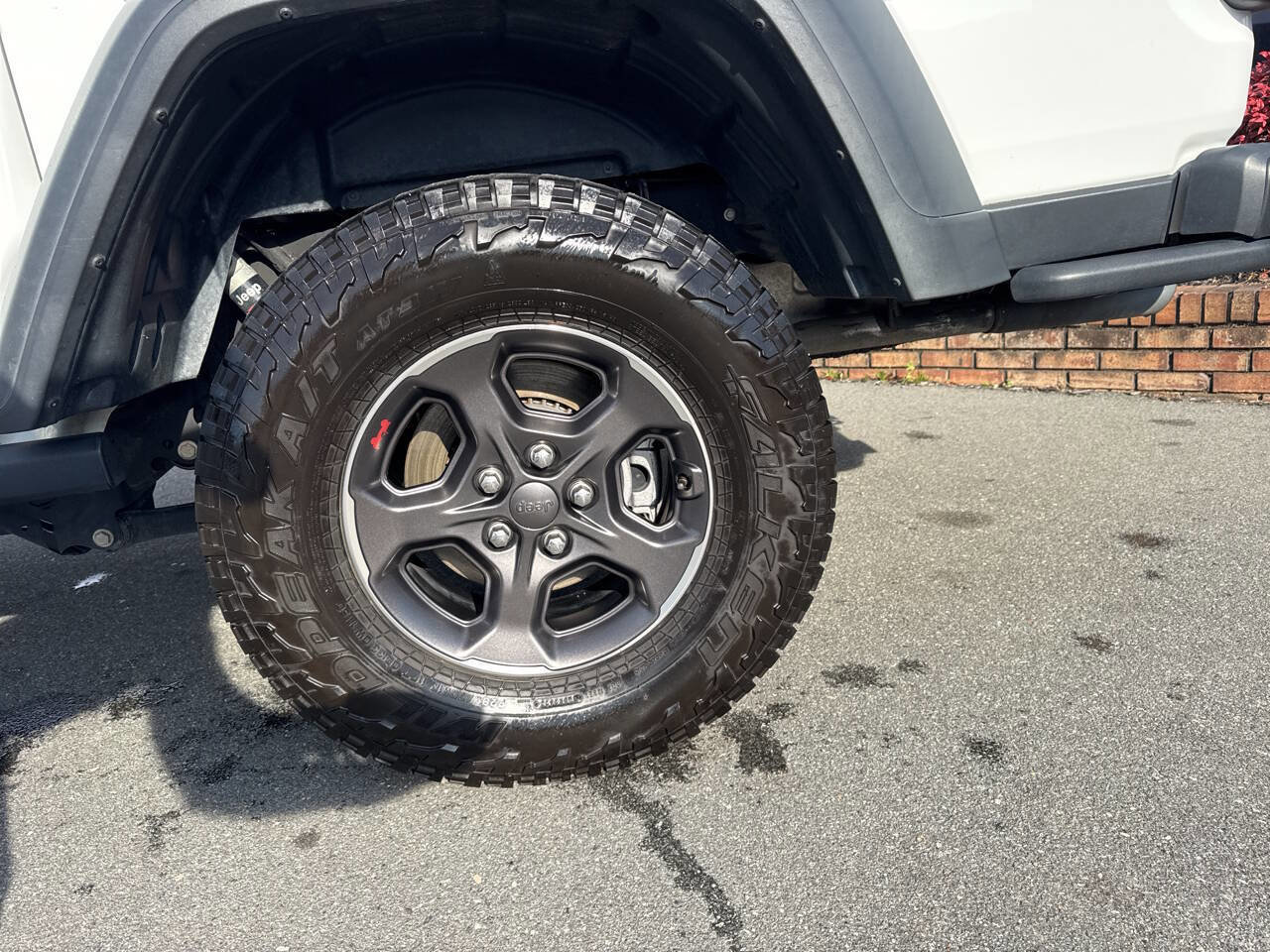 Used 2020 Jeep Gladiator Rubicon w/ Cold Weather Group image 25