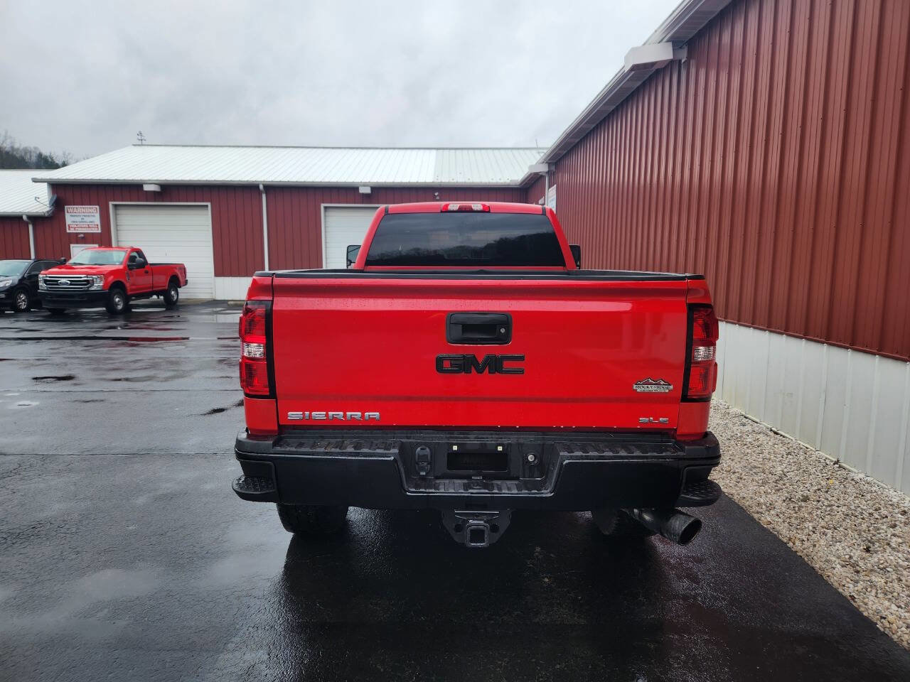 Used 2018 GMC Sierra 2500 SLE w/ HD SLE Preferred Plus Package image 4