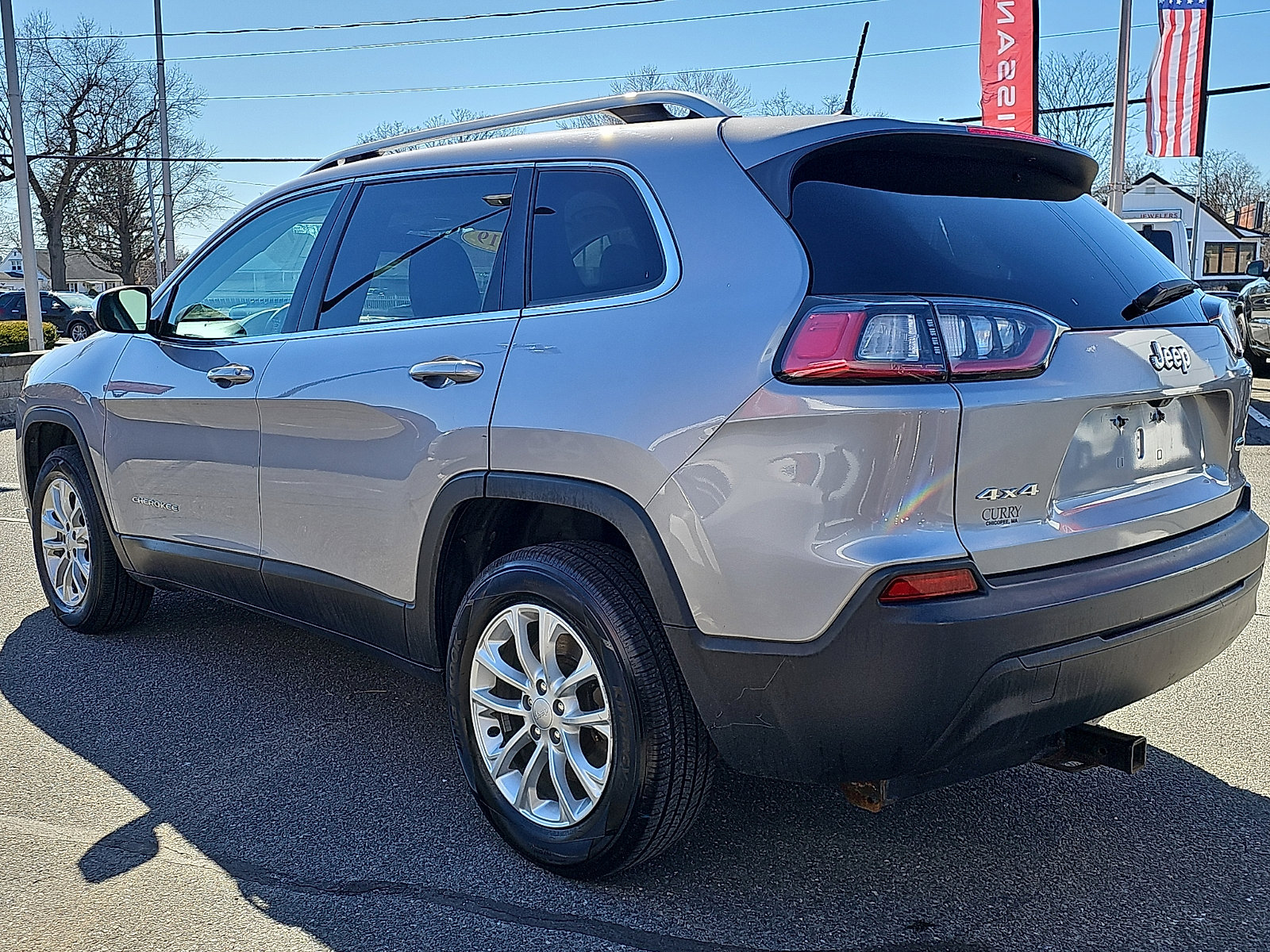 Used 2019 Jeep Cherokee Latitude w/ Popular Appearance Group image 4