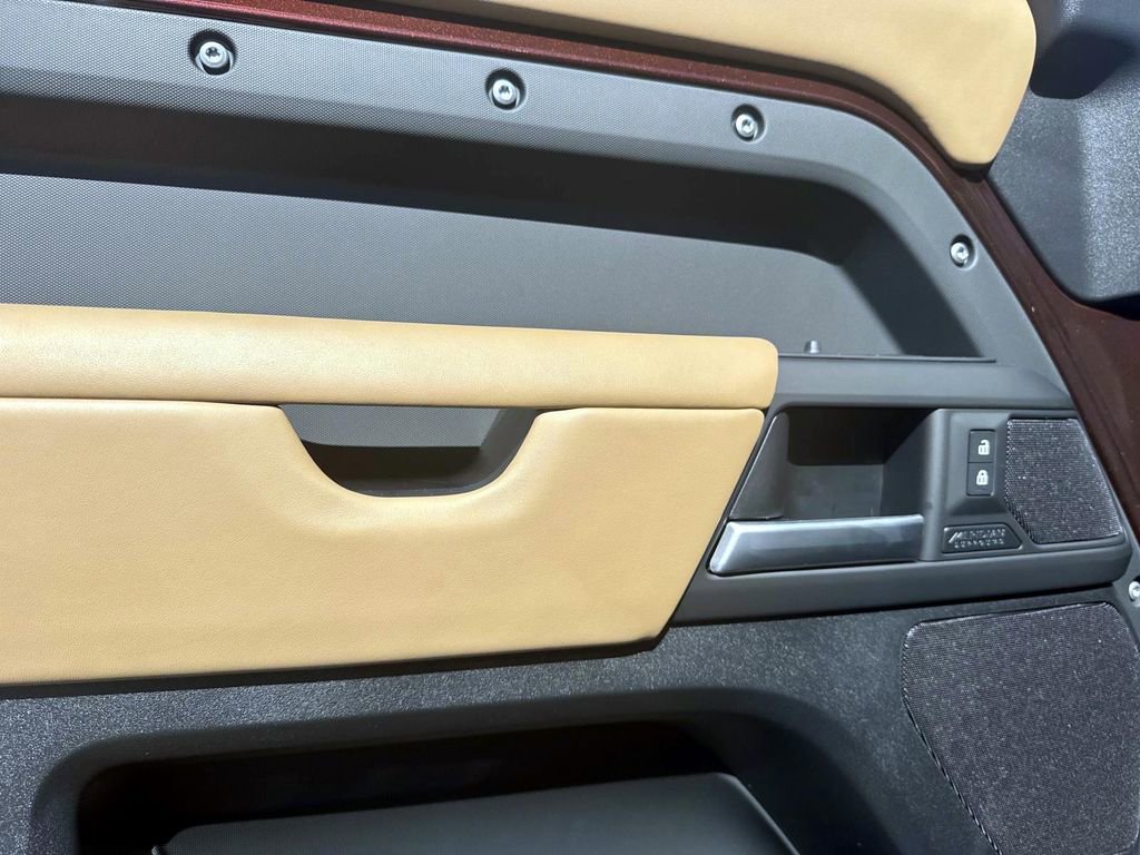 New 2025 Land Rover Defender 130 X-Dynamic SE image 17