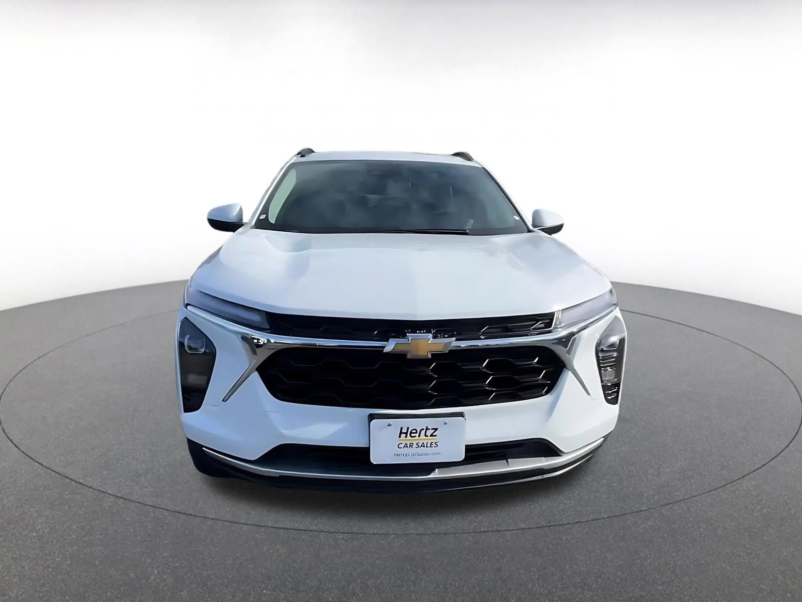 Used 2025 Chevrolet Trax LT image 4