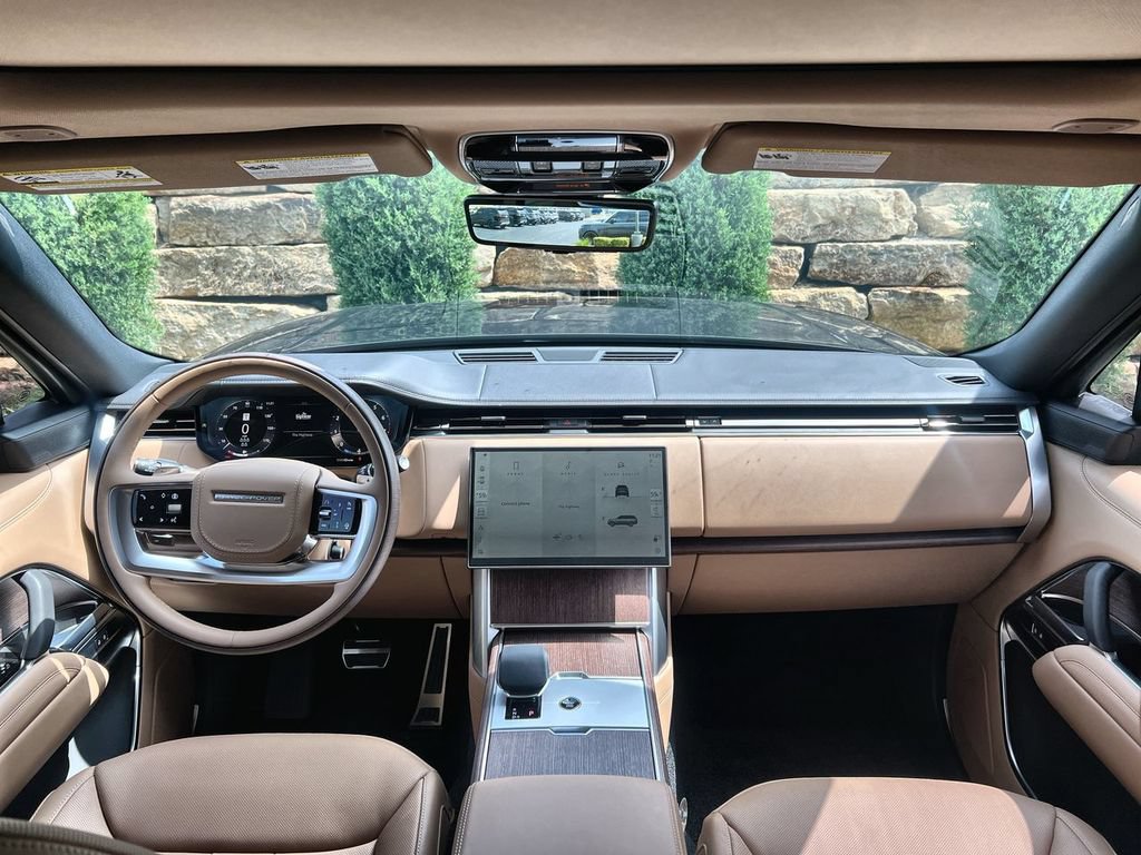 New 2026 Land Rover Range Rover Long Wheelbase SE AWD/4WD image 12