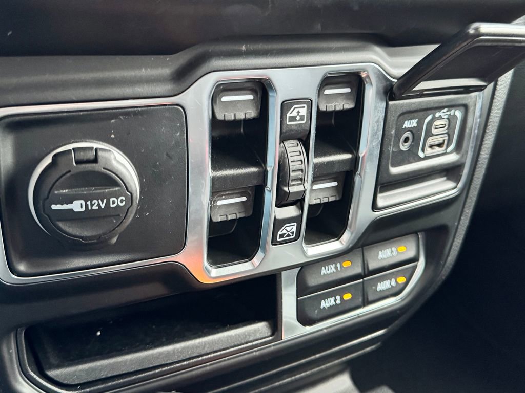 Used 2021 Jeep Wrangler Unlimited Sahara w/ Dual Top Group AWD/4WD image 25