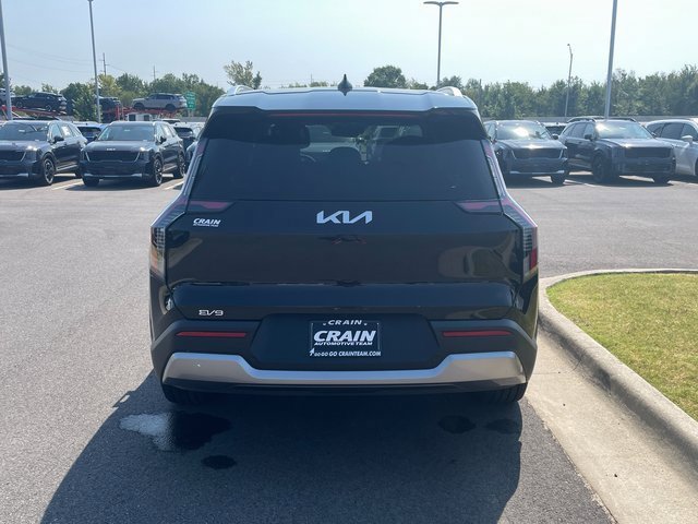 New 2026 Kia EV9 Wind image 6