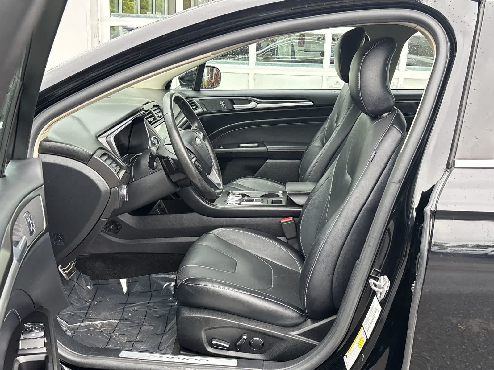 Used 2017 Ford Fusion Titanium FWD image 12