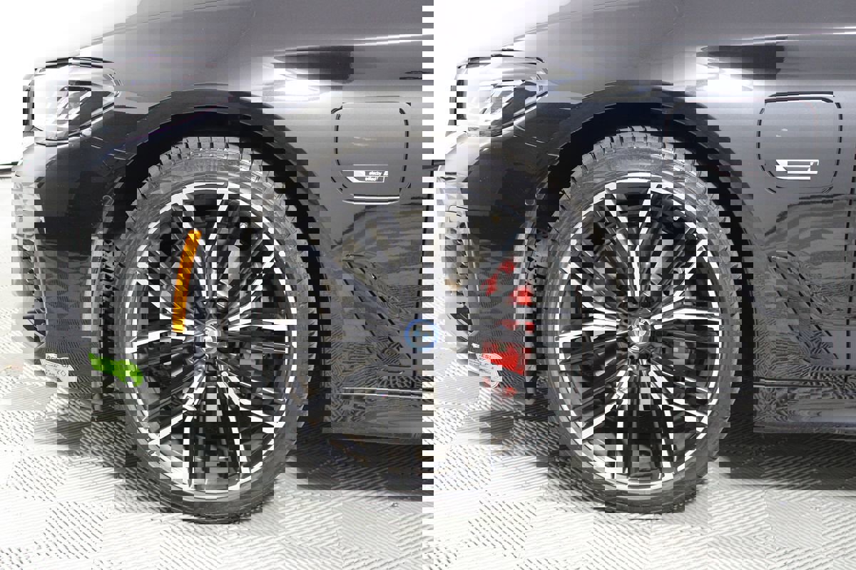 Used 2023 BMW 530e w/ M Sport Package image 41