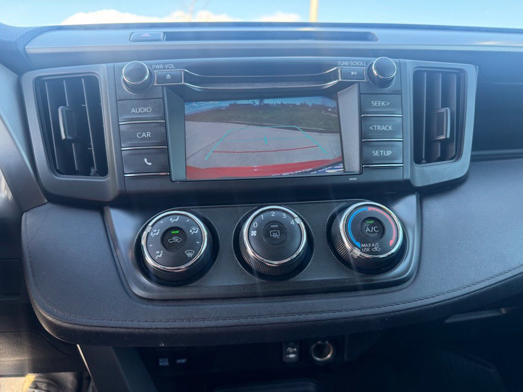 Used 2016 Toyota RAV4 LE AWD/4WD image 17