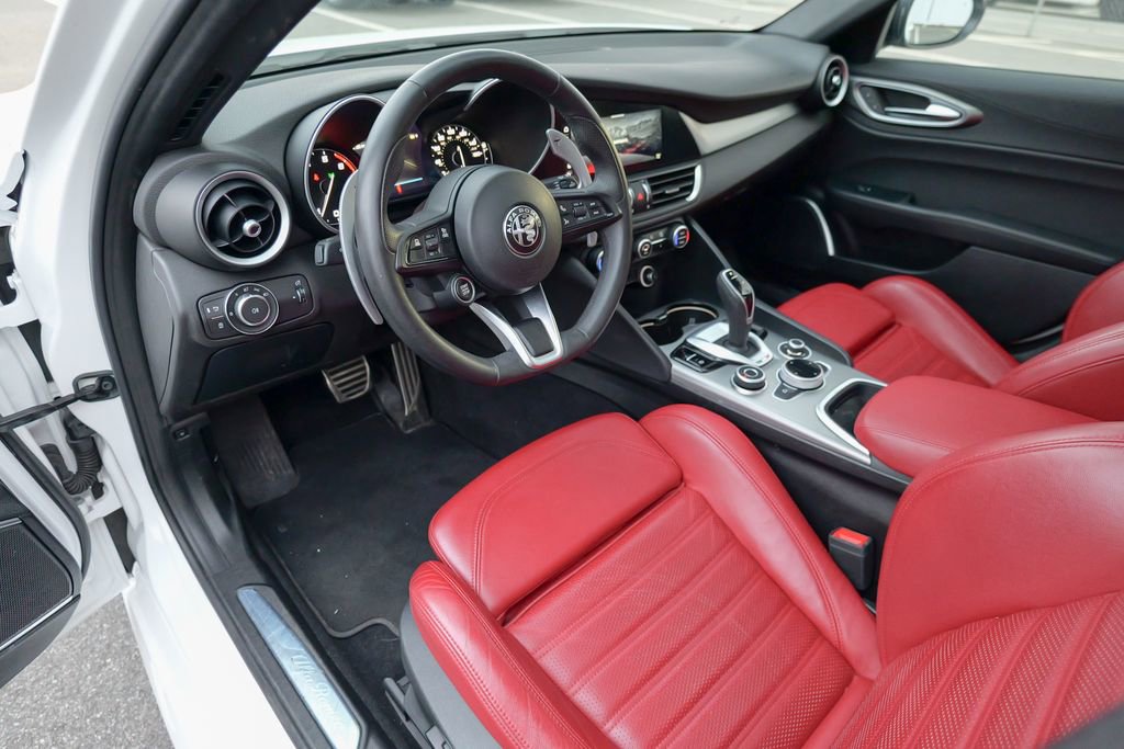 Used 2023 Alfa Romeo Giulia Veloce AWD/4WD image 20