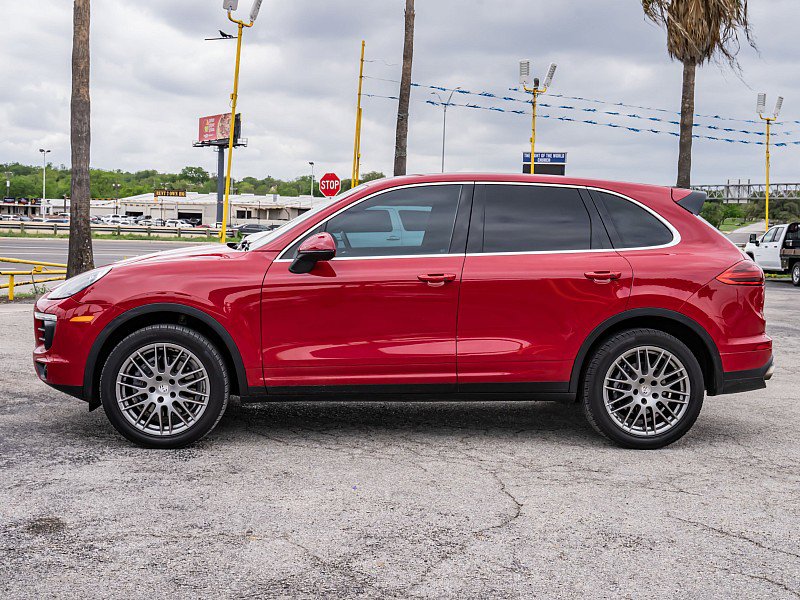 Used 2017 Porsche Cayenne AWD/4WD image 8