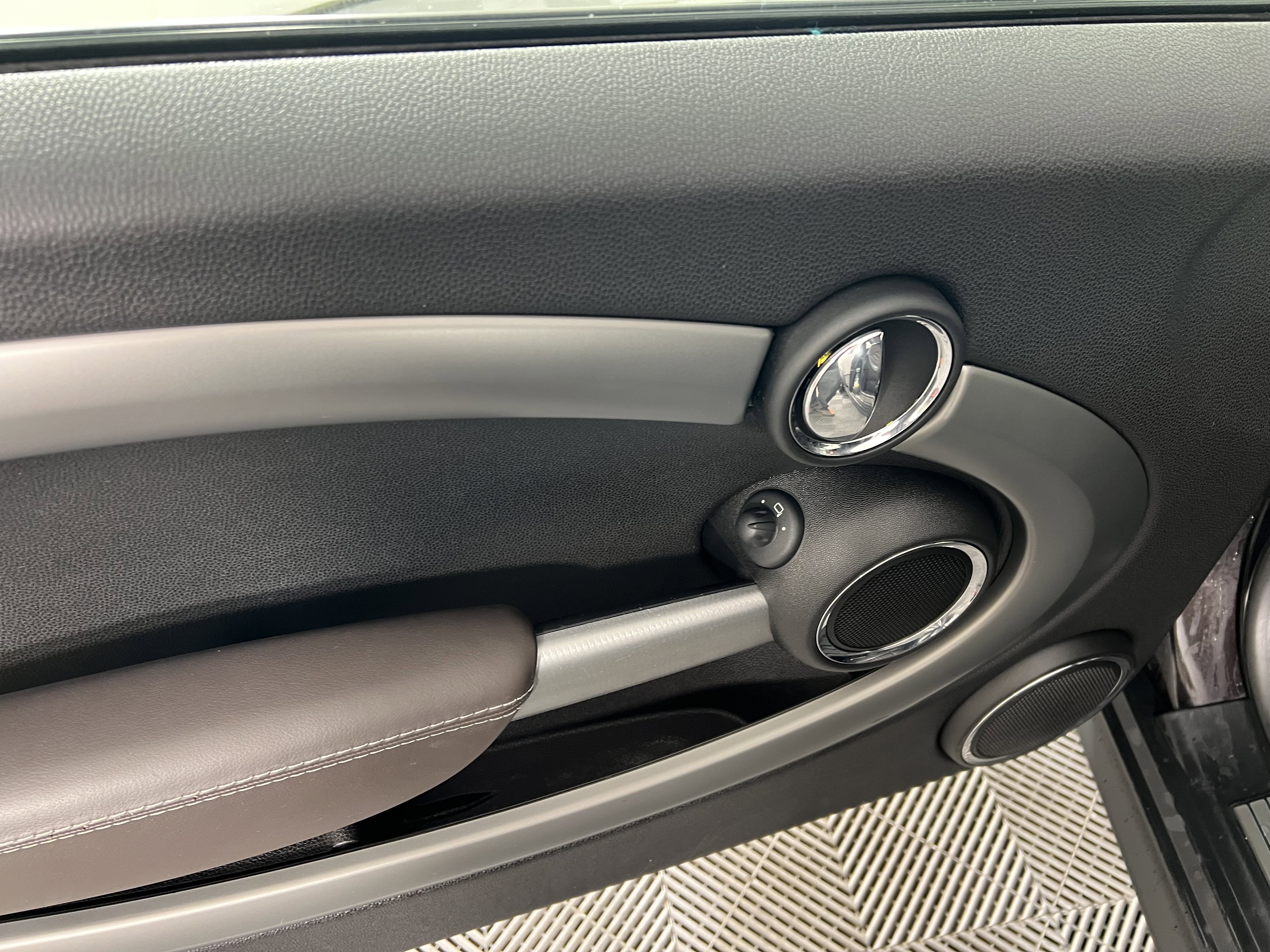 Used 2014 MINI Cooper S image 24