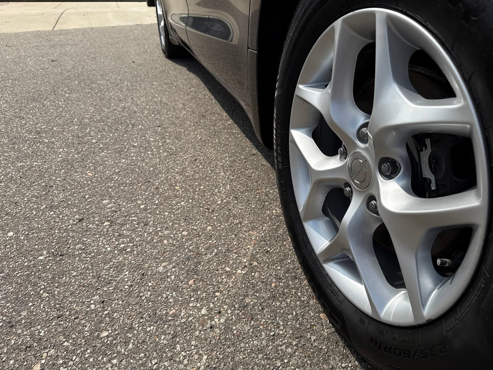 Used 2018 Chrysler Pacifica Touring Plus w/ Tire & Wheel Group FWD image 13
