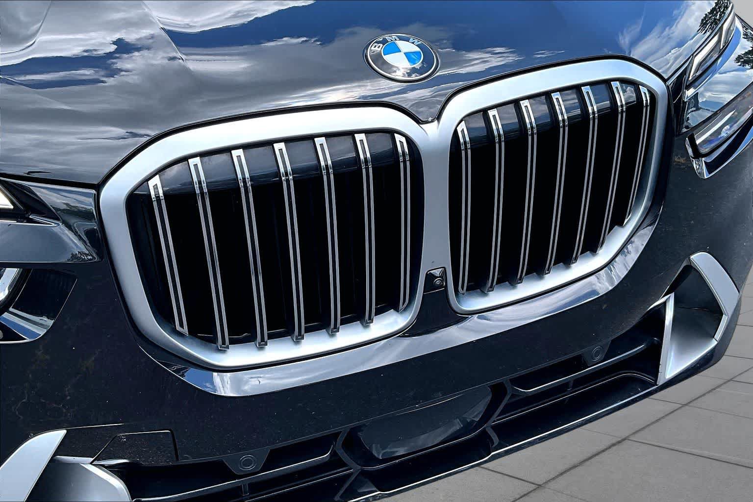 Used 2024 BMW X7 xDrive40i w/ Executive Package AWD/4WD image 30