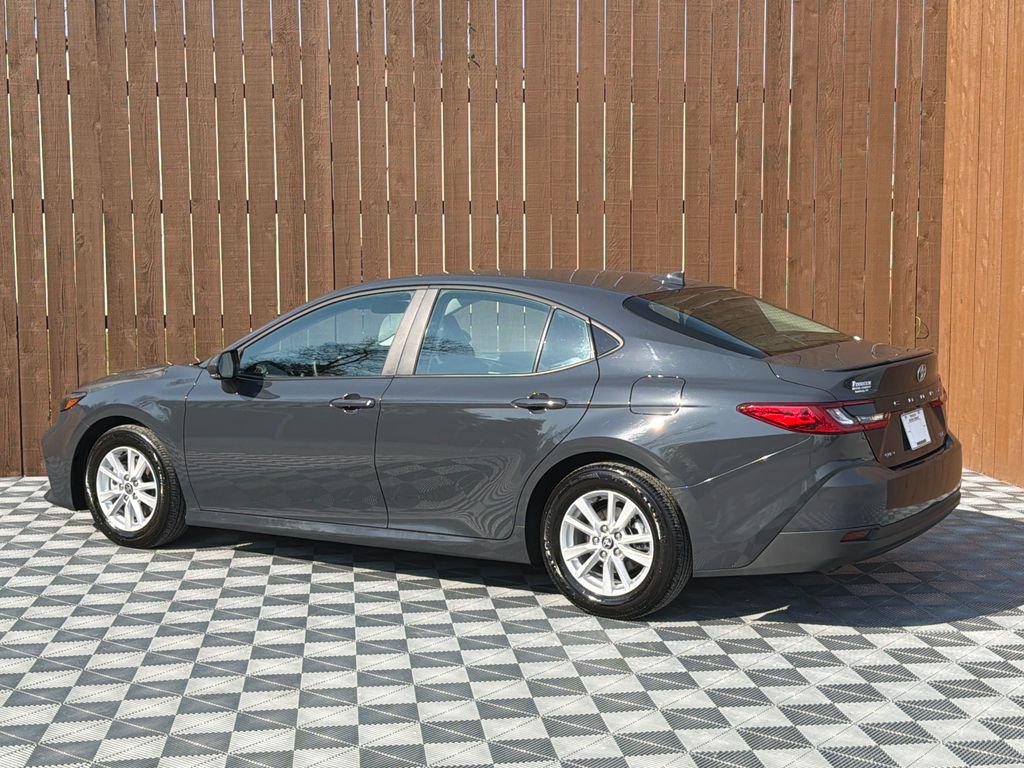 Used 2025 Toyota Camry LE w/ Convenience Package image 15