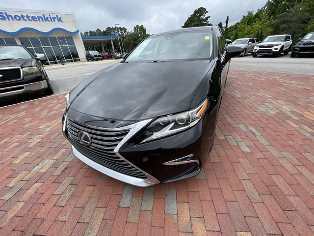 Used 2016 Lexus ES 350 w/ Luxury Package w/Wood Trim FWD image 26