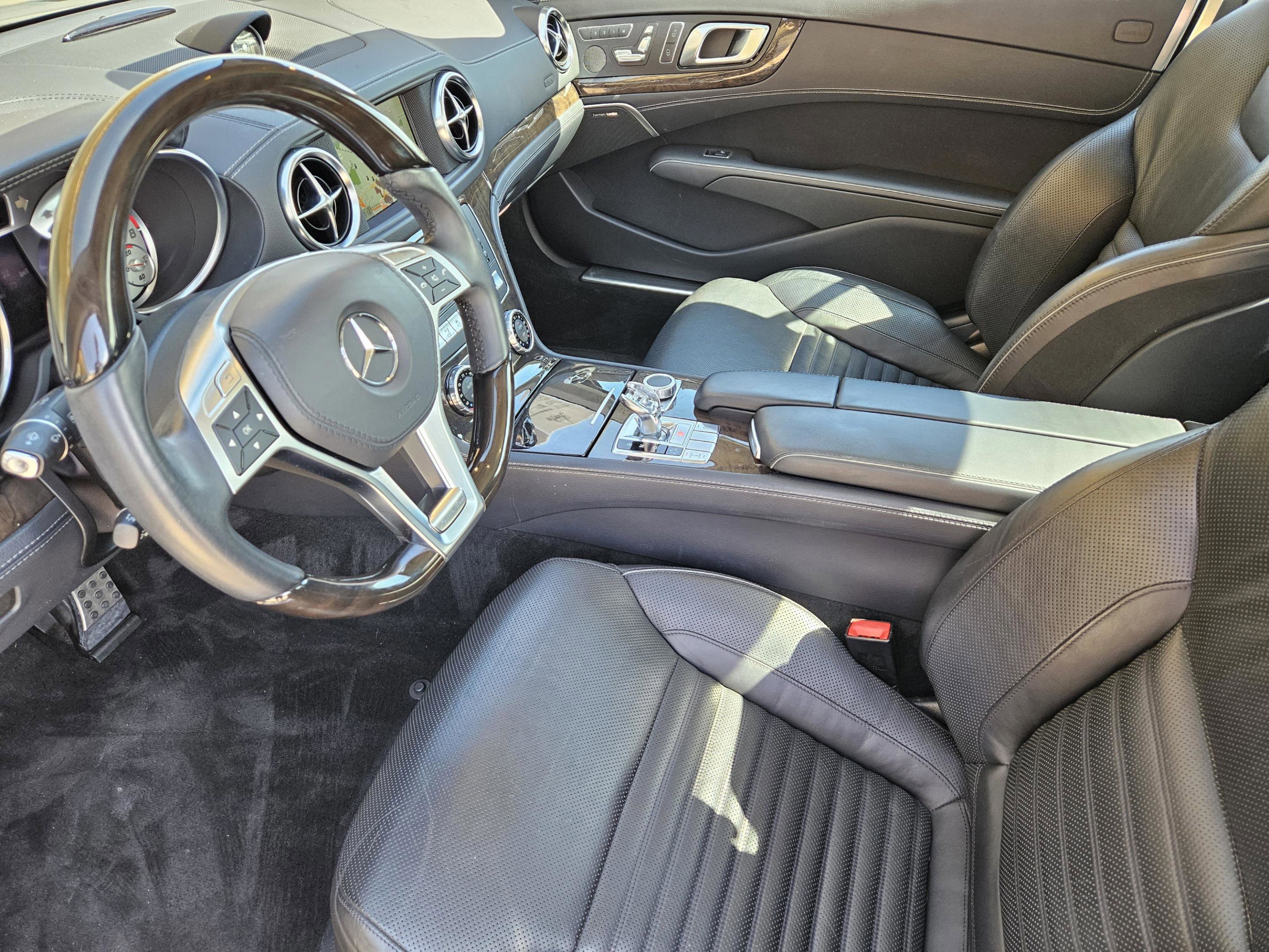 Used 2015 Mercedes-Benz SL 550 image 13