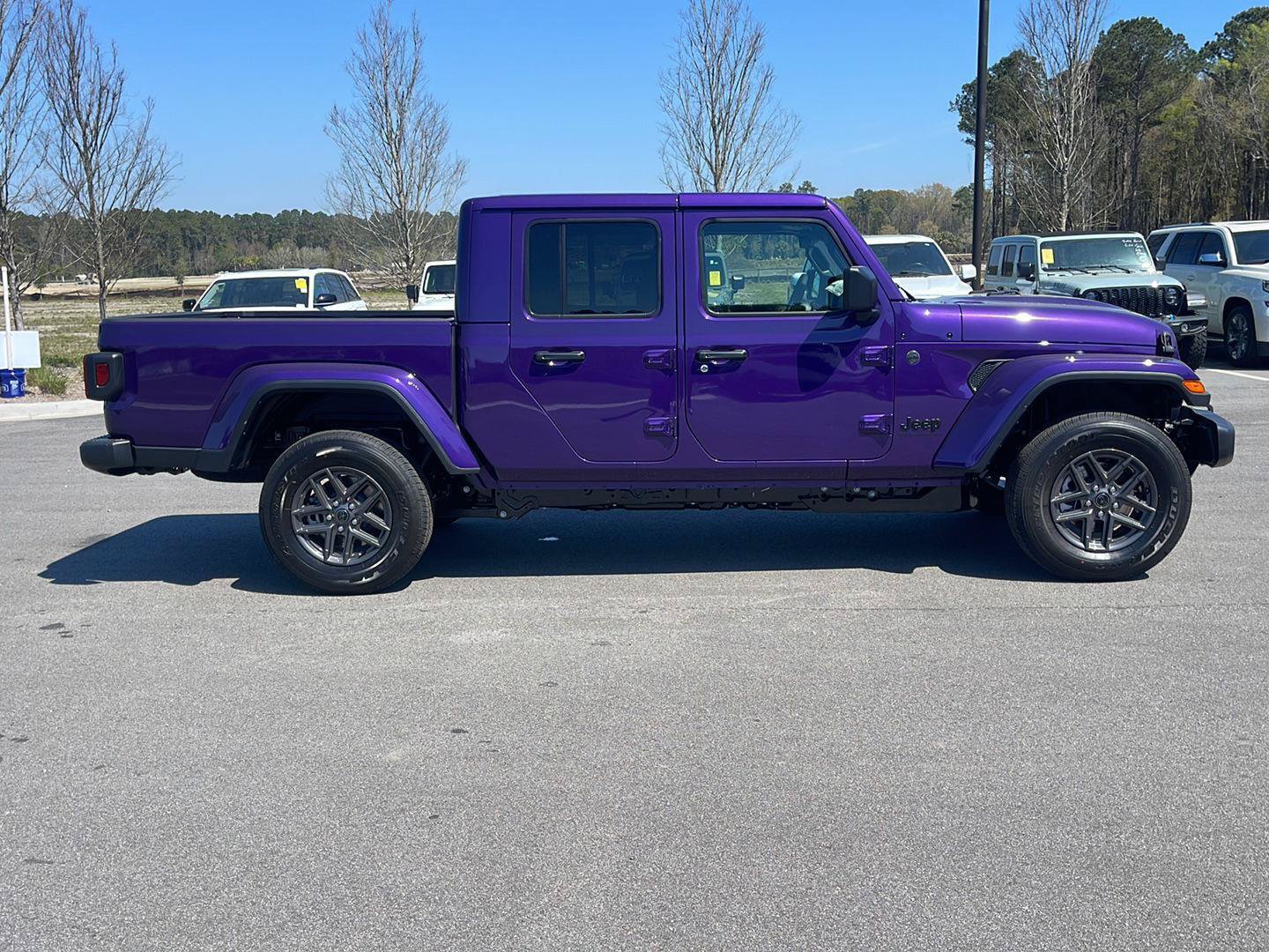 New 2026 Jeep Gladiator Sport AWD/4WD image 8