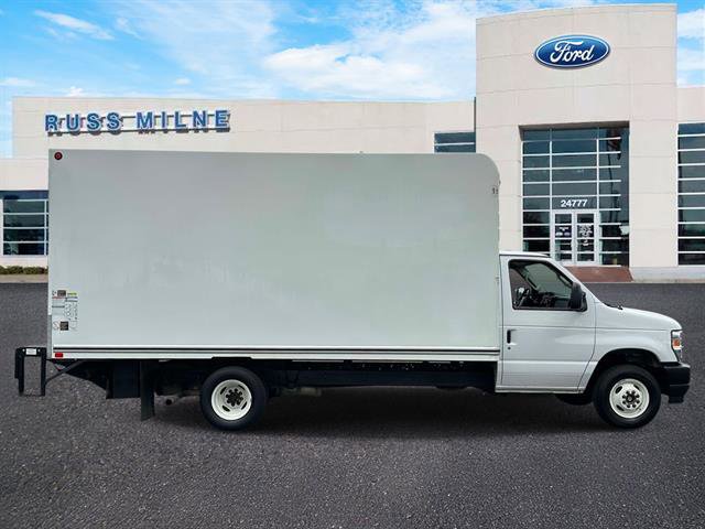 Used 2024 Ford E-450 and Econoline 450 Super Duty w/ Power Windows & Locks Group RWD image 2