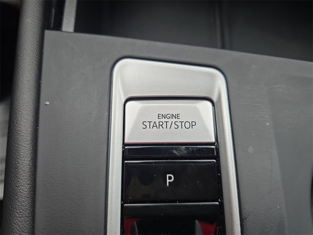 Used 2024 Volkswagen Atlas Cross Sport SE image 23