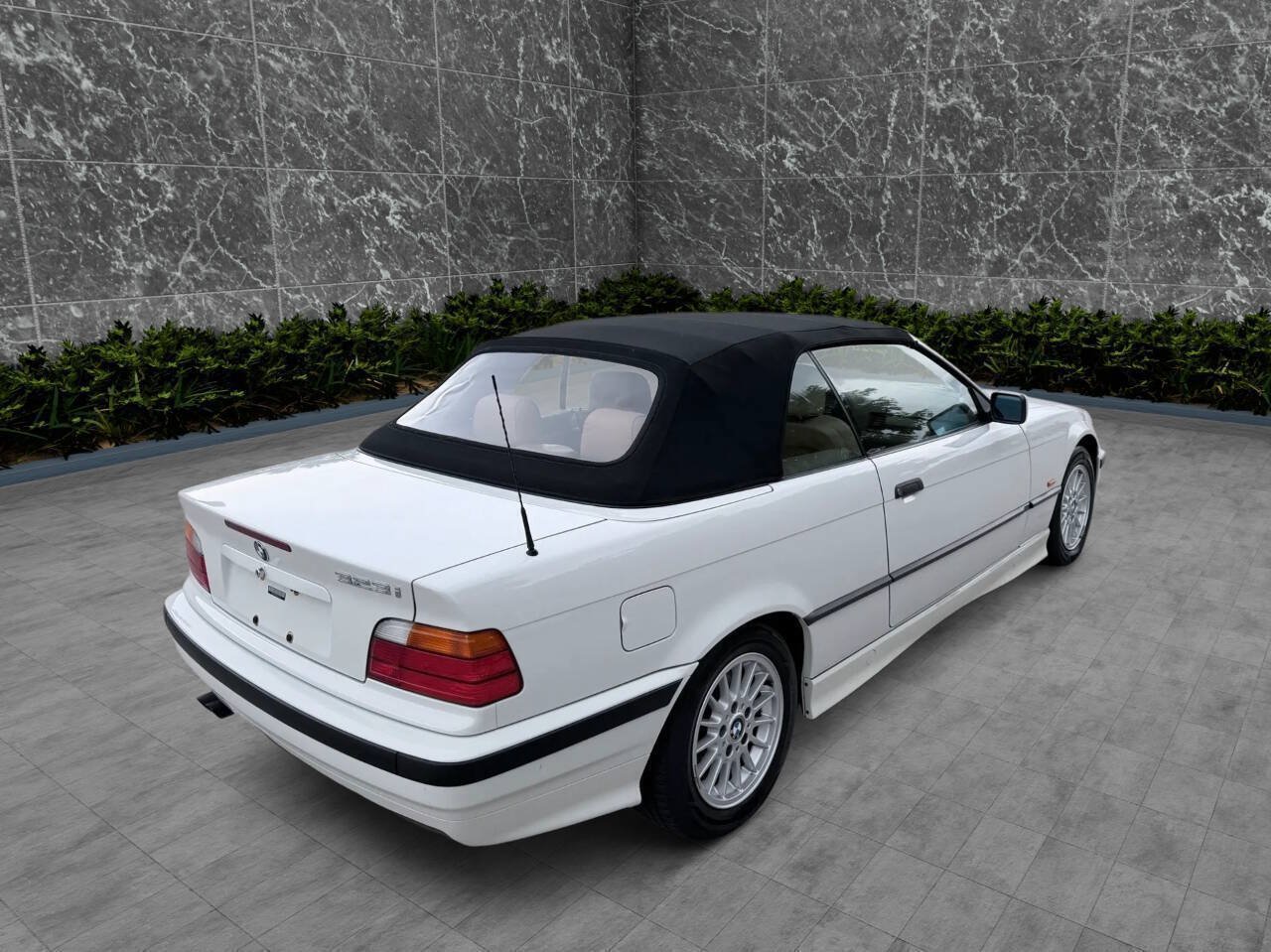 Used 1999 BMW 323i Convertible RWD image 4