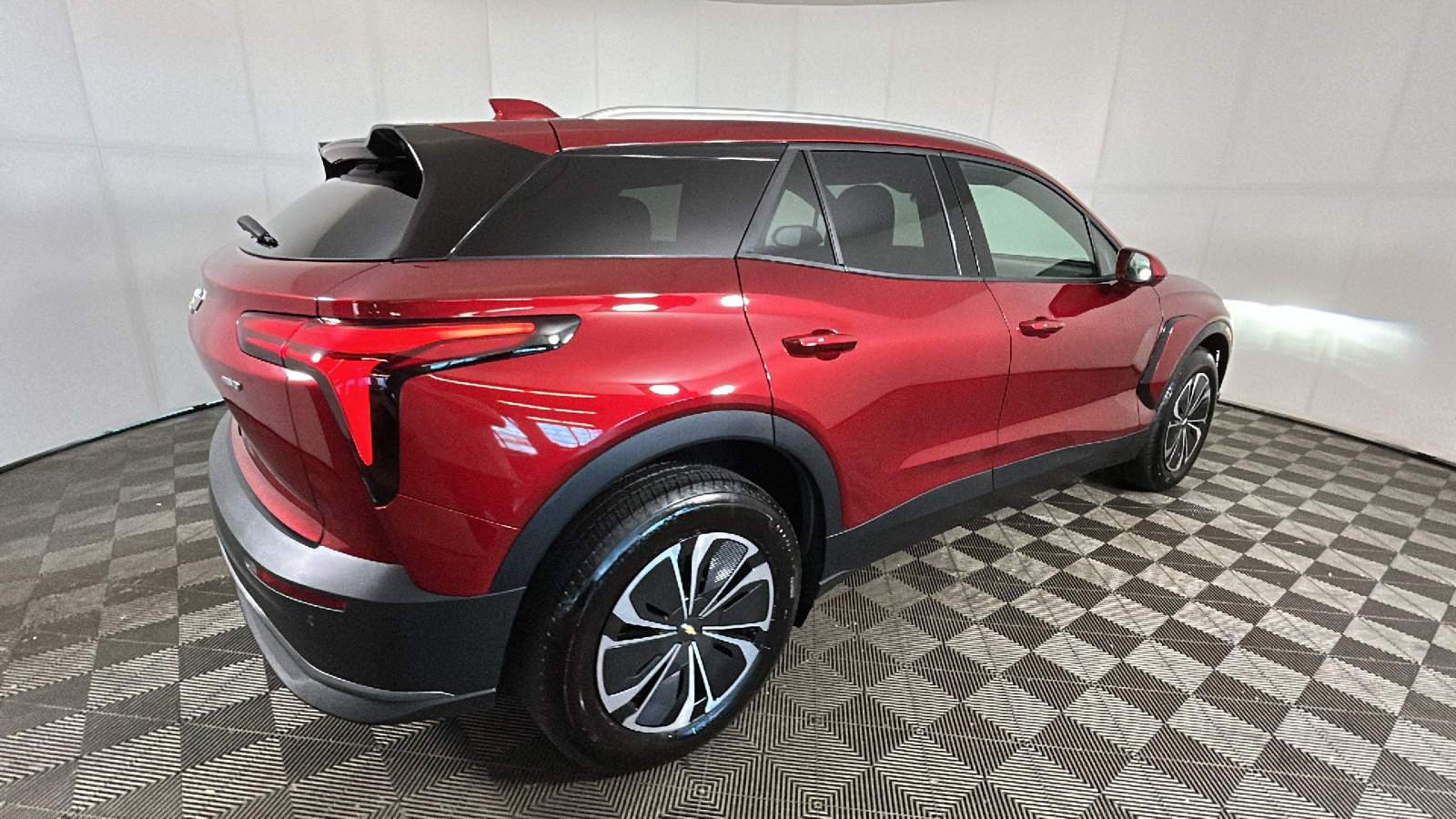 Used 2024 Chevrolet Blazer EV LT AWD/4WD image 3