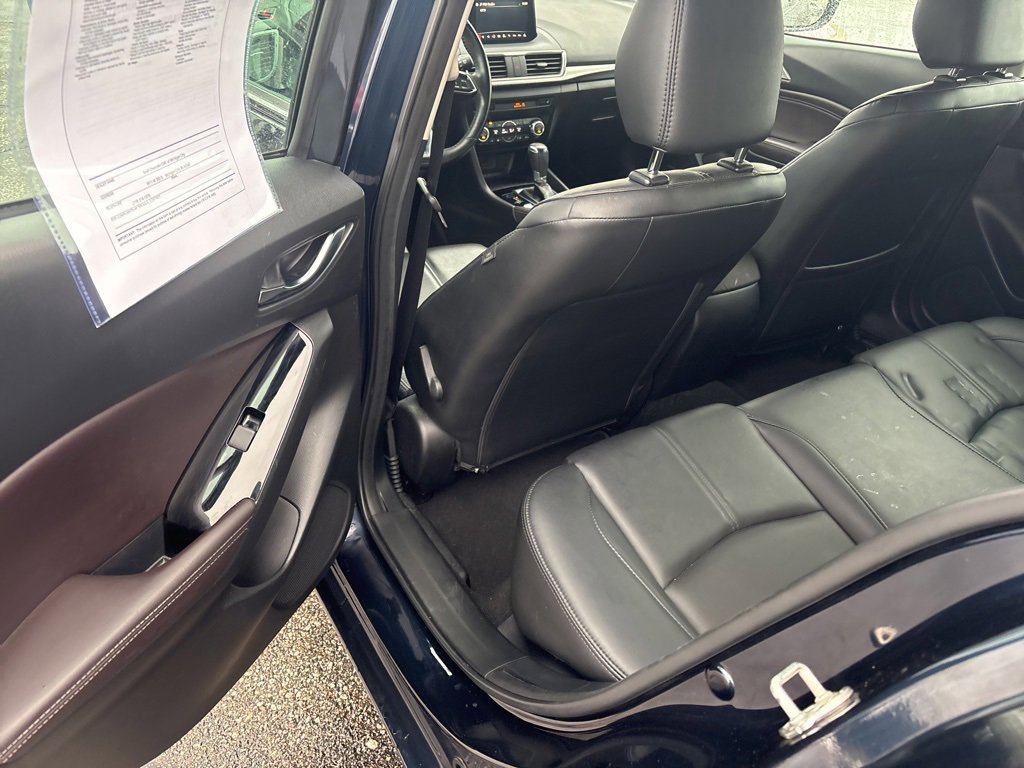 Used 2018 MAZDA MAZDA3 Touring image 11