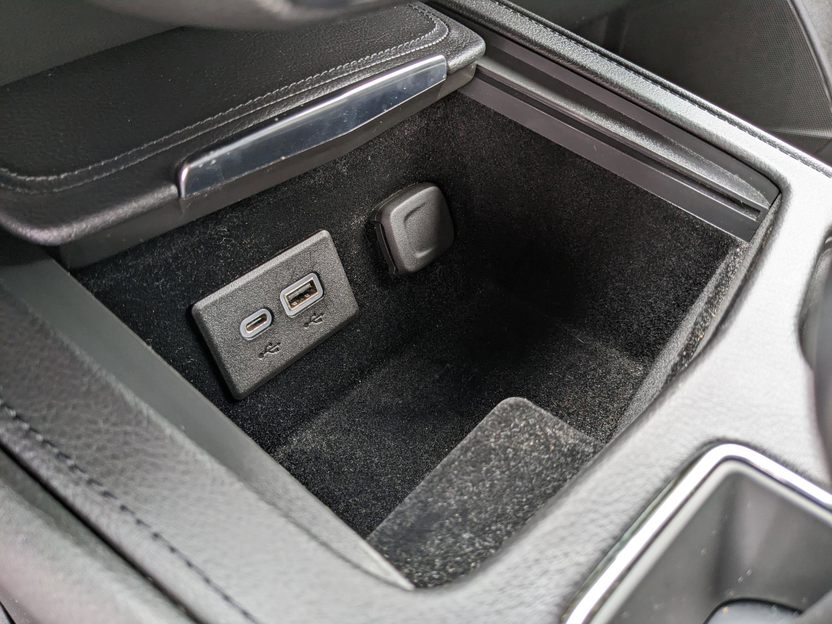 Used 2022 Cadillac XT4 Premium Luxury w/ Safety Alert Package image 31