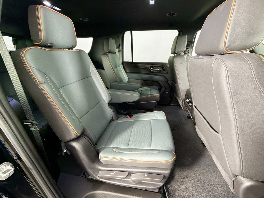 Used 2025 GMC Yukon XL AT4 image 32