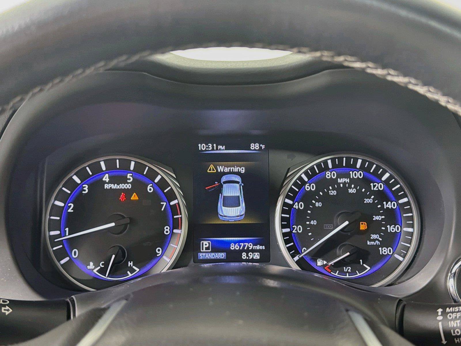 Used 2018 INFINITI Q60 3.0t Luxe RWD image 11
