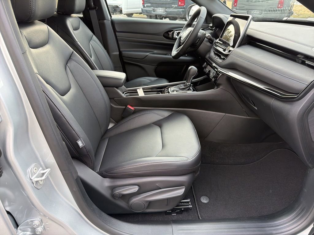 New 2026 Jeep Compass Limited image 38