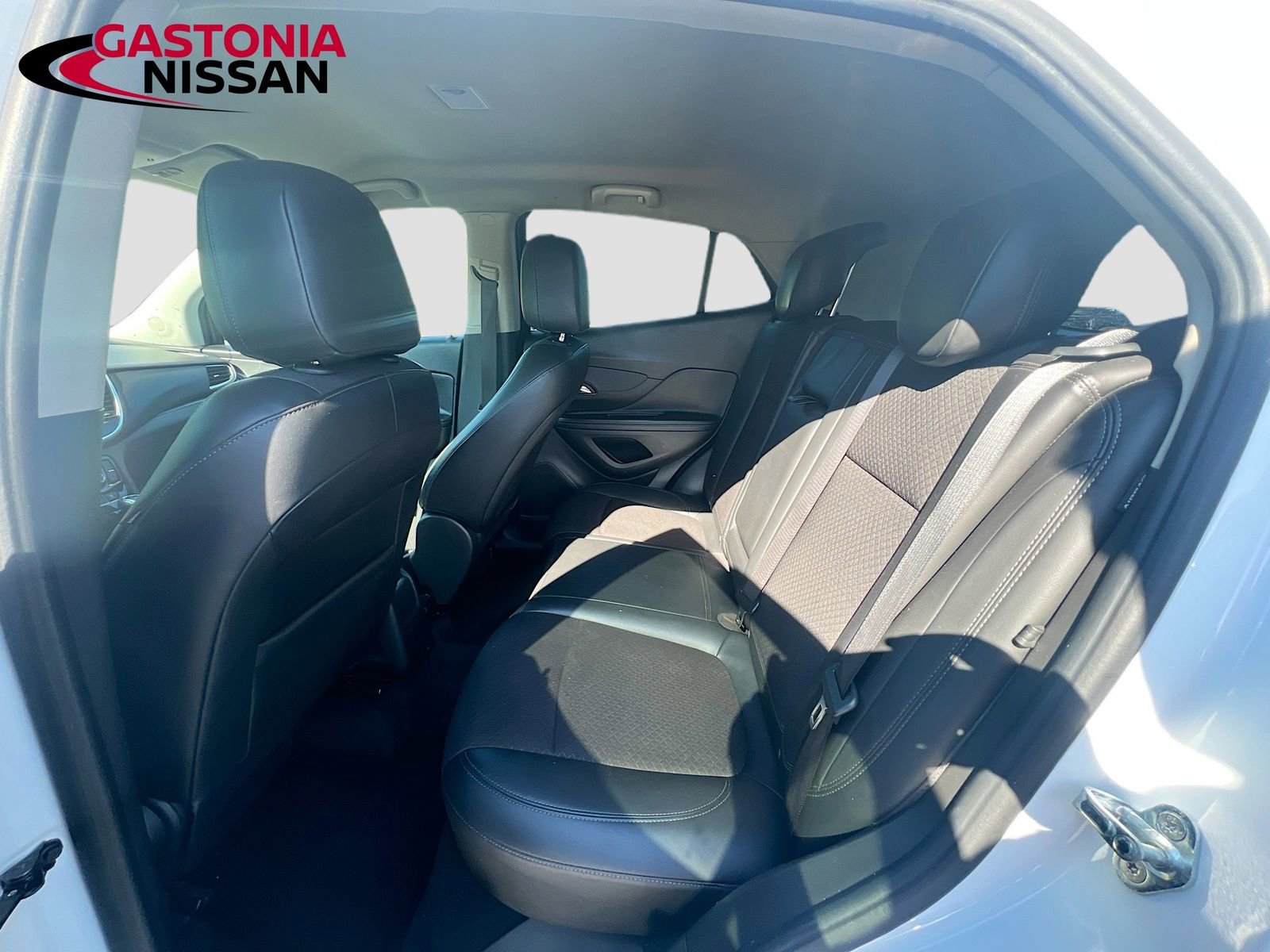 Used 2020 Buick Encore Preferred image 31