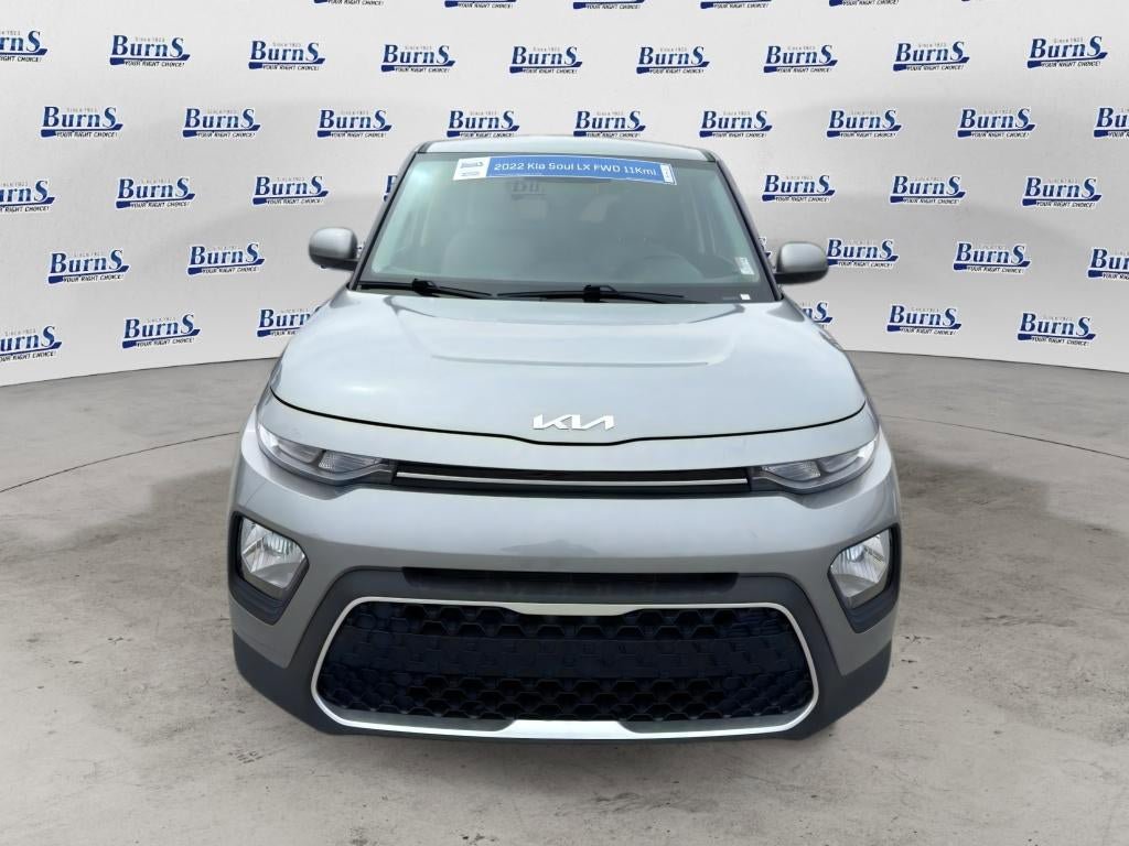 Used 2022 Kia Soul LX image 2