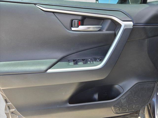 Used 2019 Toyota RAV4 XSE AWD/4WD image 8