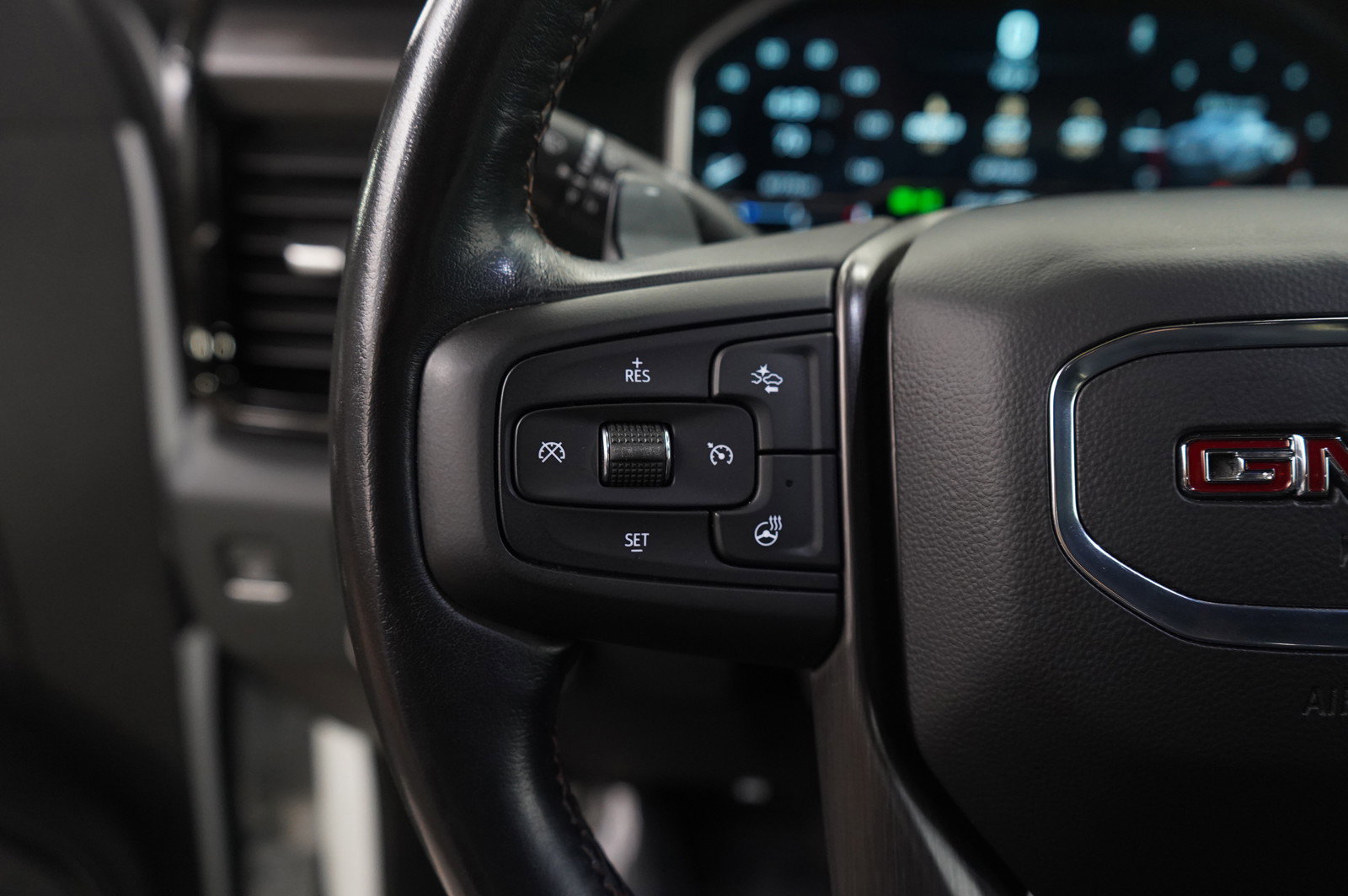 Used 2022 GMC Sierra 1500 AT4 w/ AT4 Preferred Package image 18