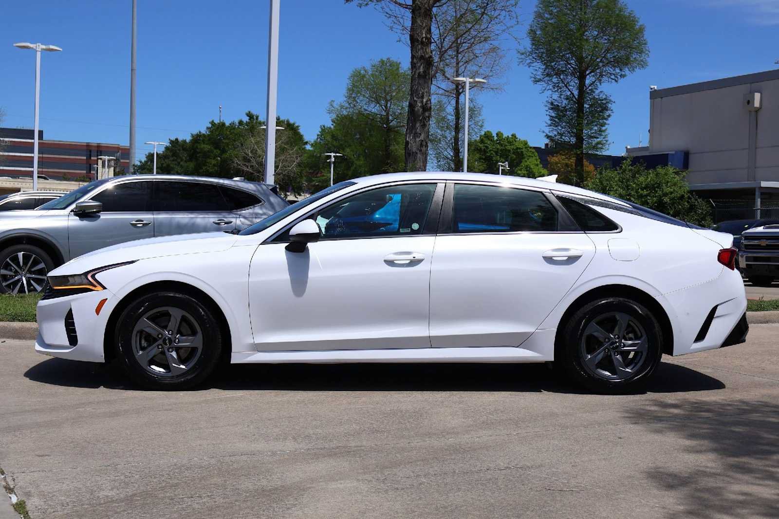 Used 2023 Kia K5 LXS FWD image 3
