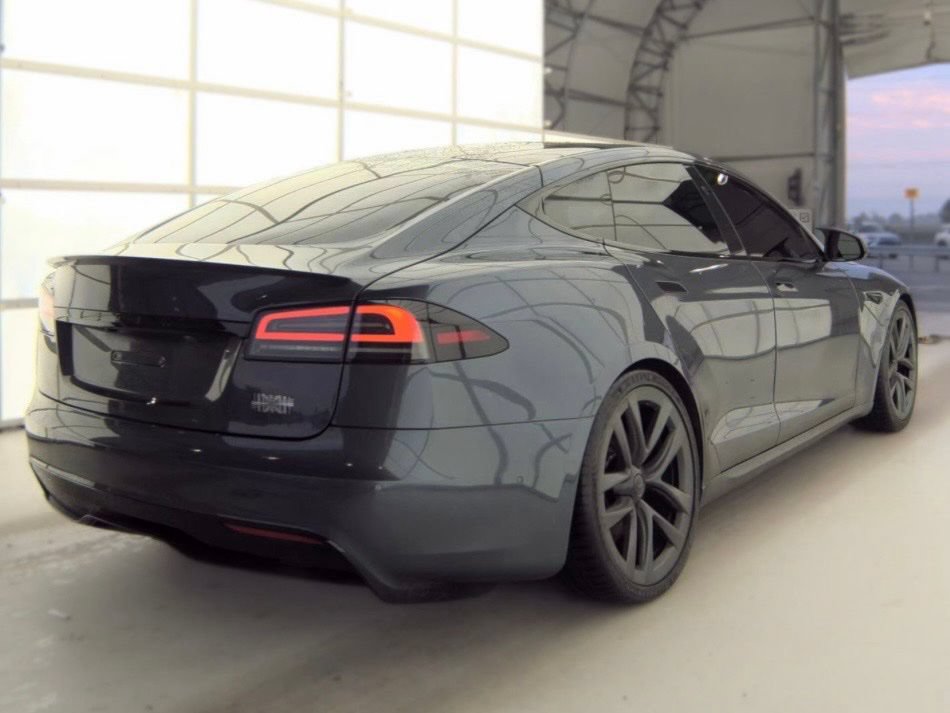 Used 2022 Tesla Model S Plaid AWD/4WD image 2
