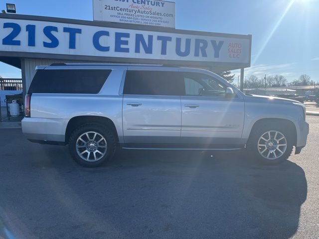 Used 2019 GMC Yukon XL Denali AWD/4WD image 17