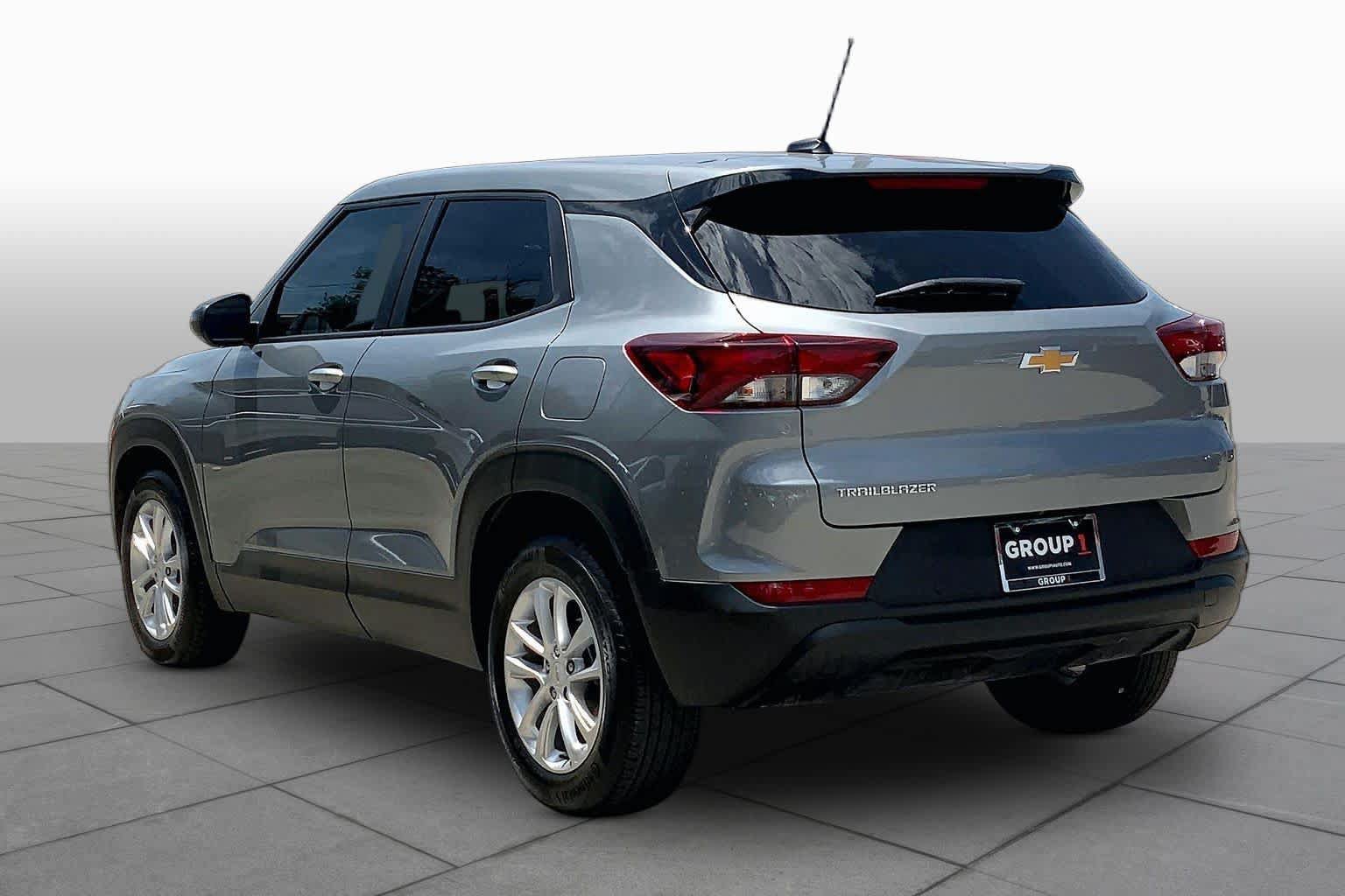 Used 2024 Chevrolet TrailBlazer LS w/ LS Convenience Package FWD image 11