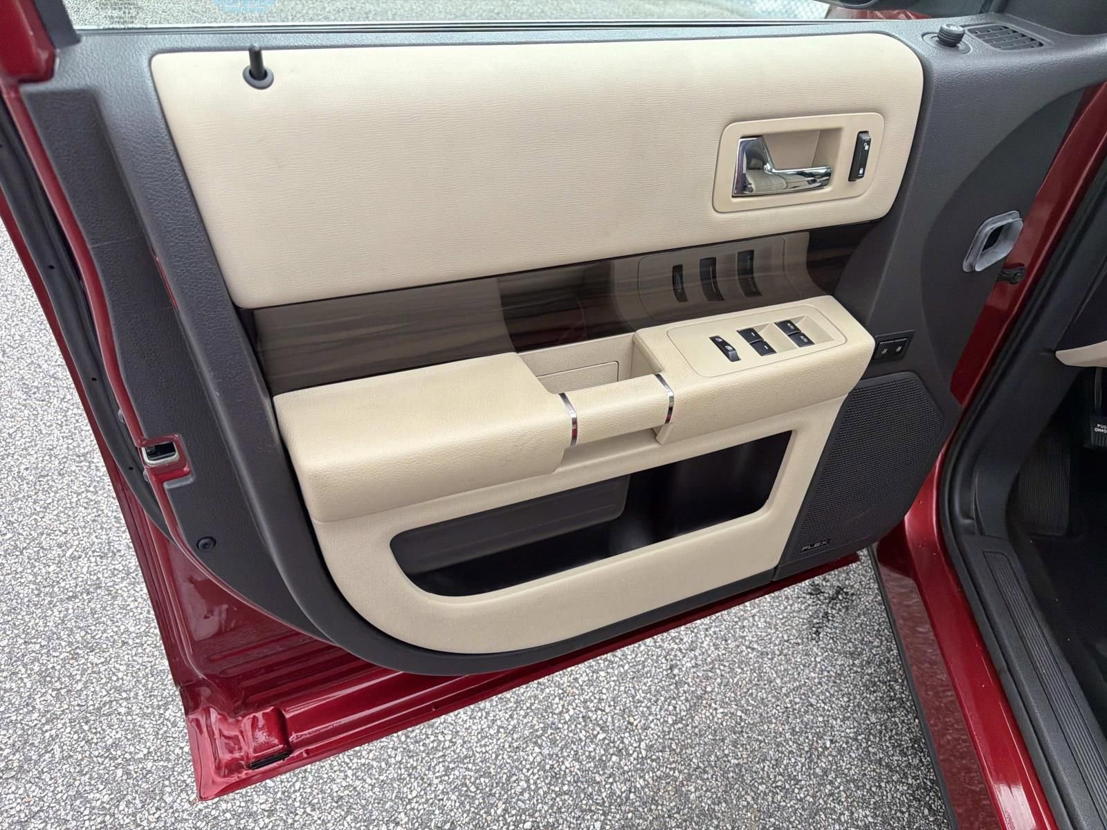 Used 2016 Ford Flex SEL w/ Equipment Group 202A FWD image 10