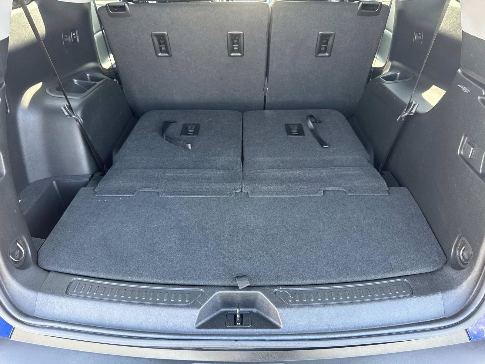 Used 2023 GMC Acadia SLE image 20