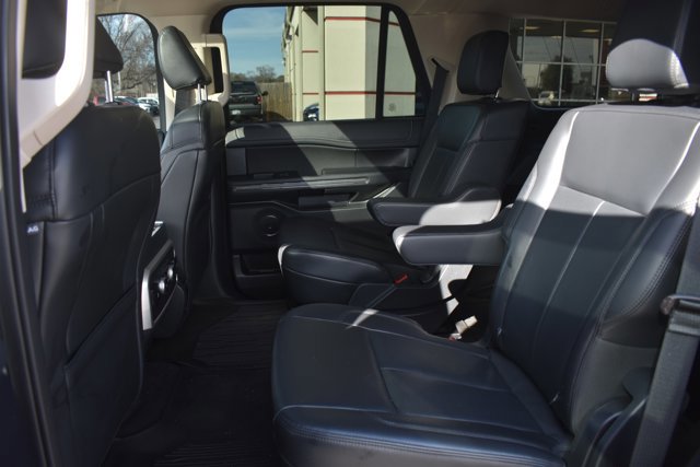 Used 2023 Ford Expedition XLT image 15