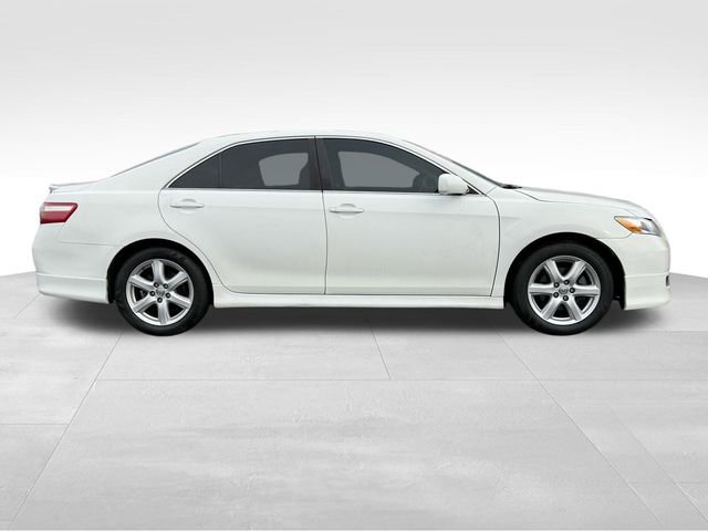 Used 2009 Toyota Camry SE image 2