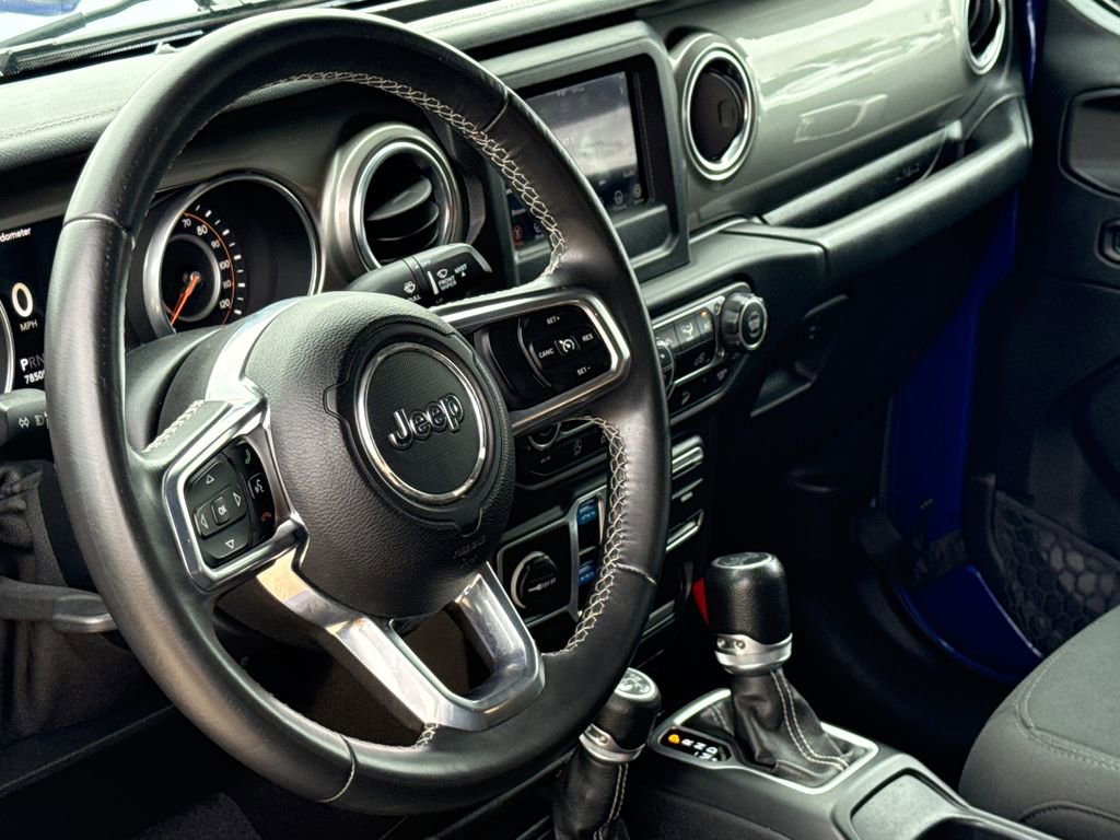 Used 2018 Jeep Wrangler Unlimited Sahara AWD/4WD image 19