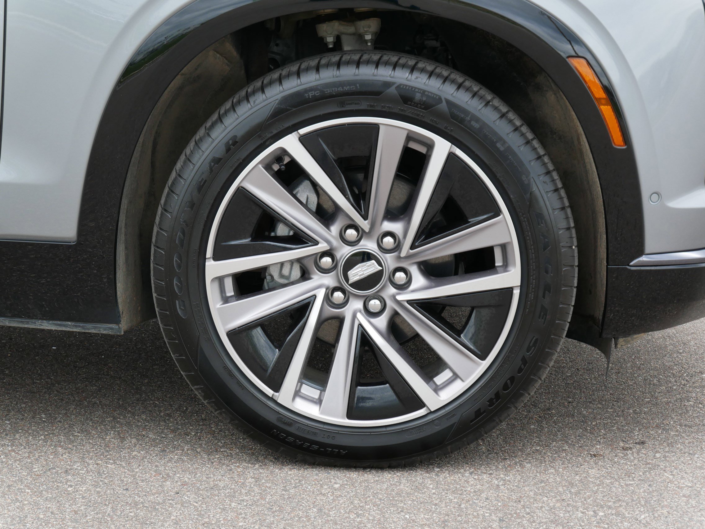 Certified 2026 Cadillac Vistiq Sport w/ LPO, Floor Liner Package AWD/4WD image 16