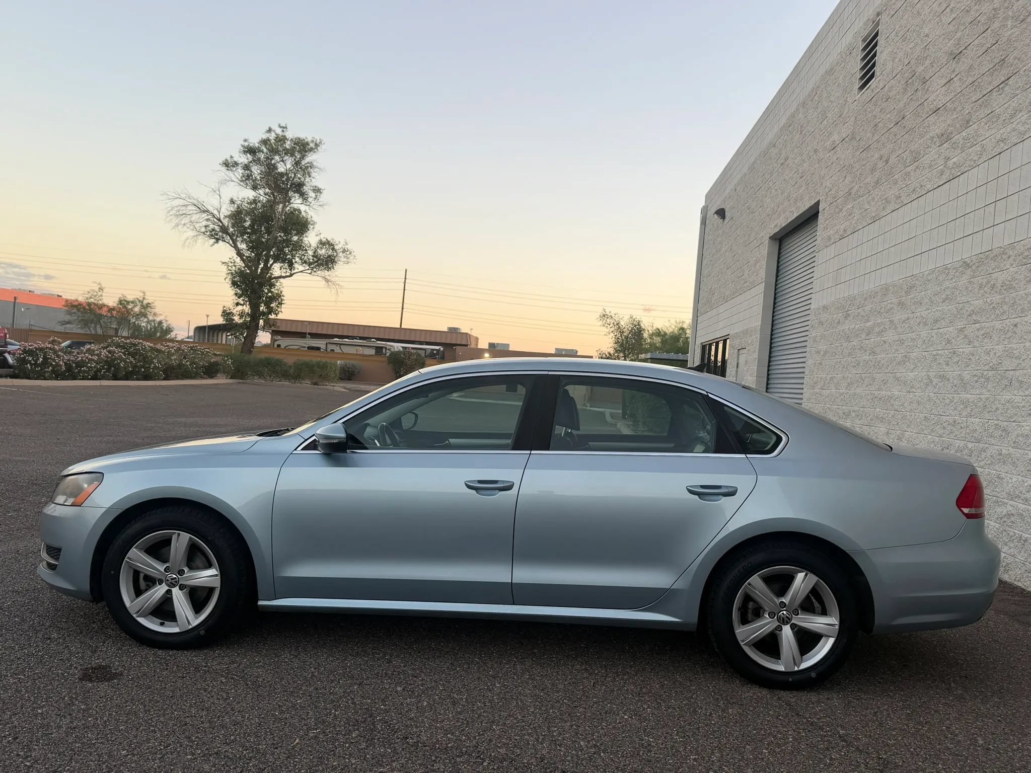 Used 2012 Volkswagen Passat TDI SE FWD image 5