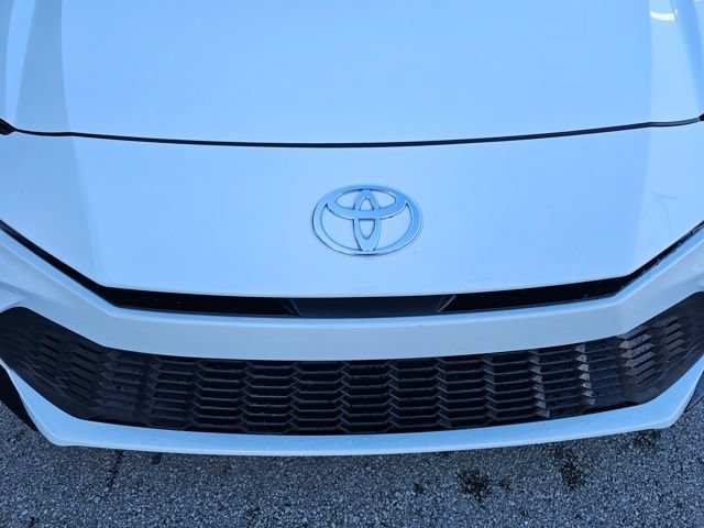 Used 2026 Toyota Camry SE FWD image 8