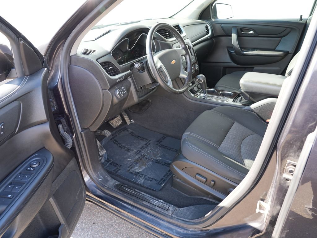 Used 2015 Chevrolet Traverse LT image 13