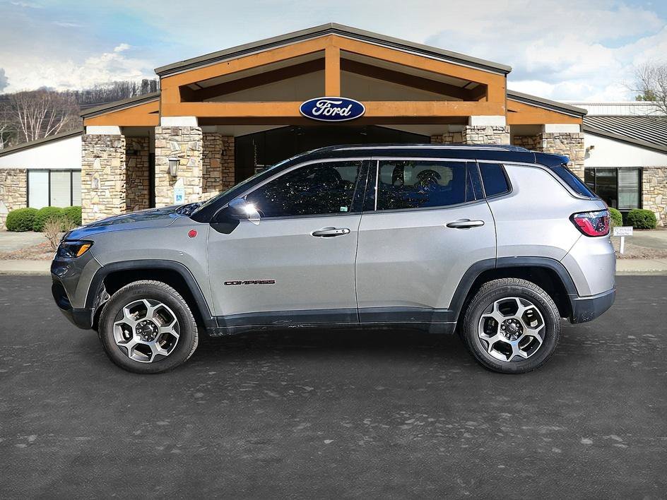 Used 2022 Jeep Compass Trailhawk w/ Sun and Sound Group AWD/4WD image 7