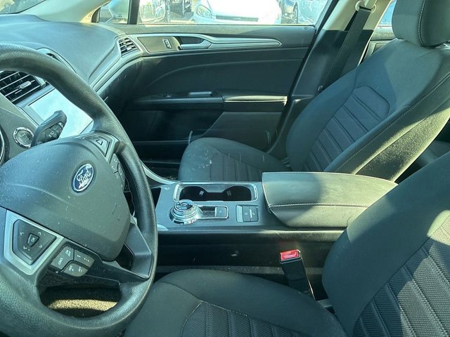 Used 2020 Ford Fusion SE FWD image 22