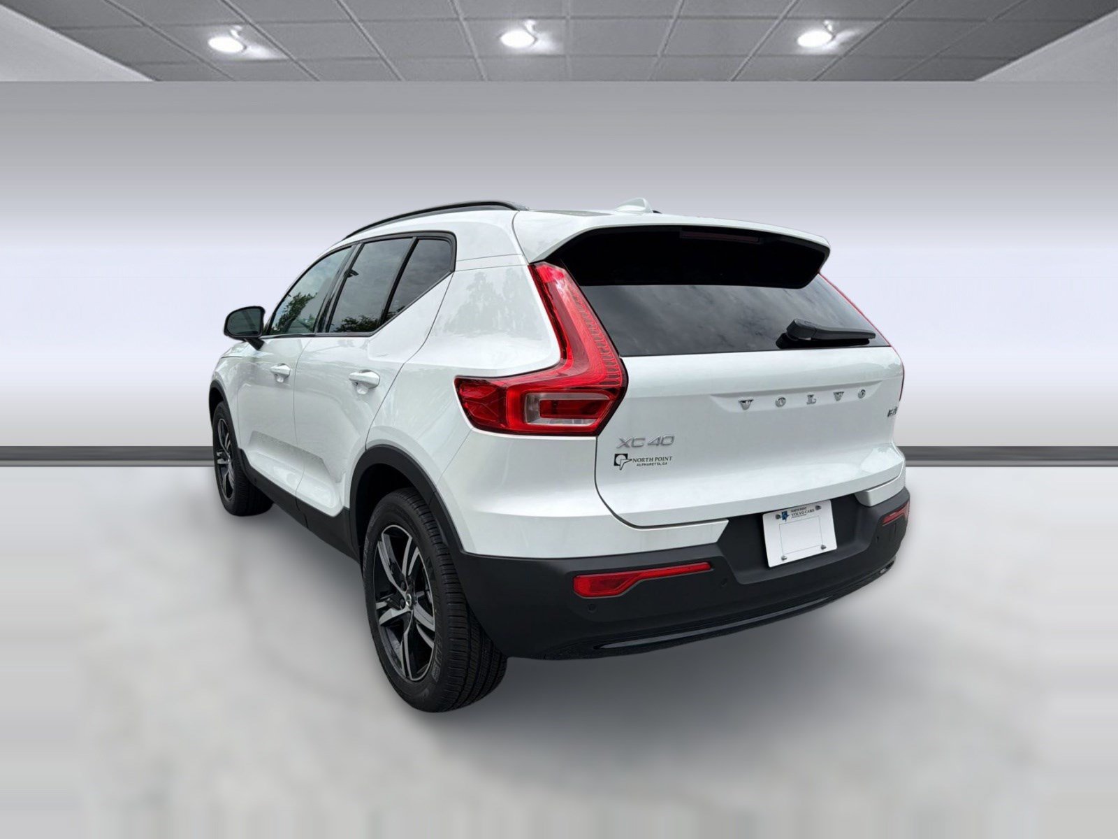 New 2026 Volvo XC40 B5 Core w/ Climate Package AWD/4WD image 3