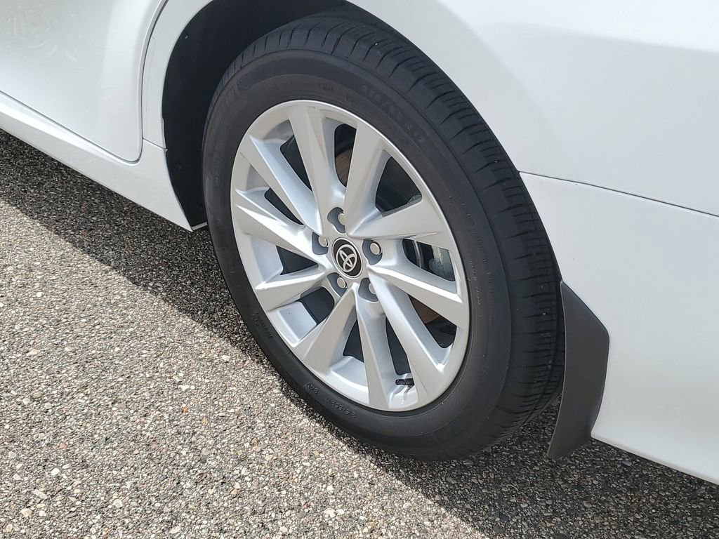 Used 2024 Toyota Camry LE w/ Convenience Package image 32